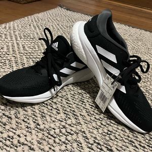 NWT - Black Adidas Supernova 2 Running Shoe - Men's Size 9.5